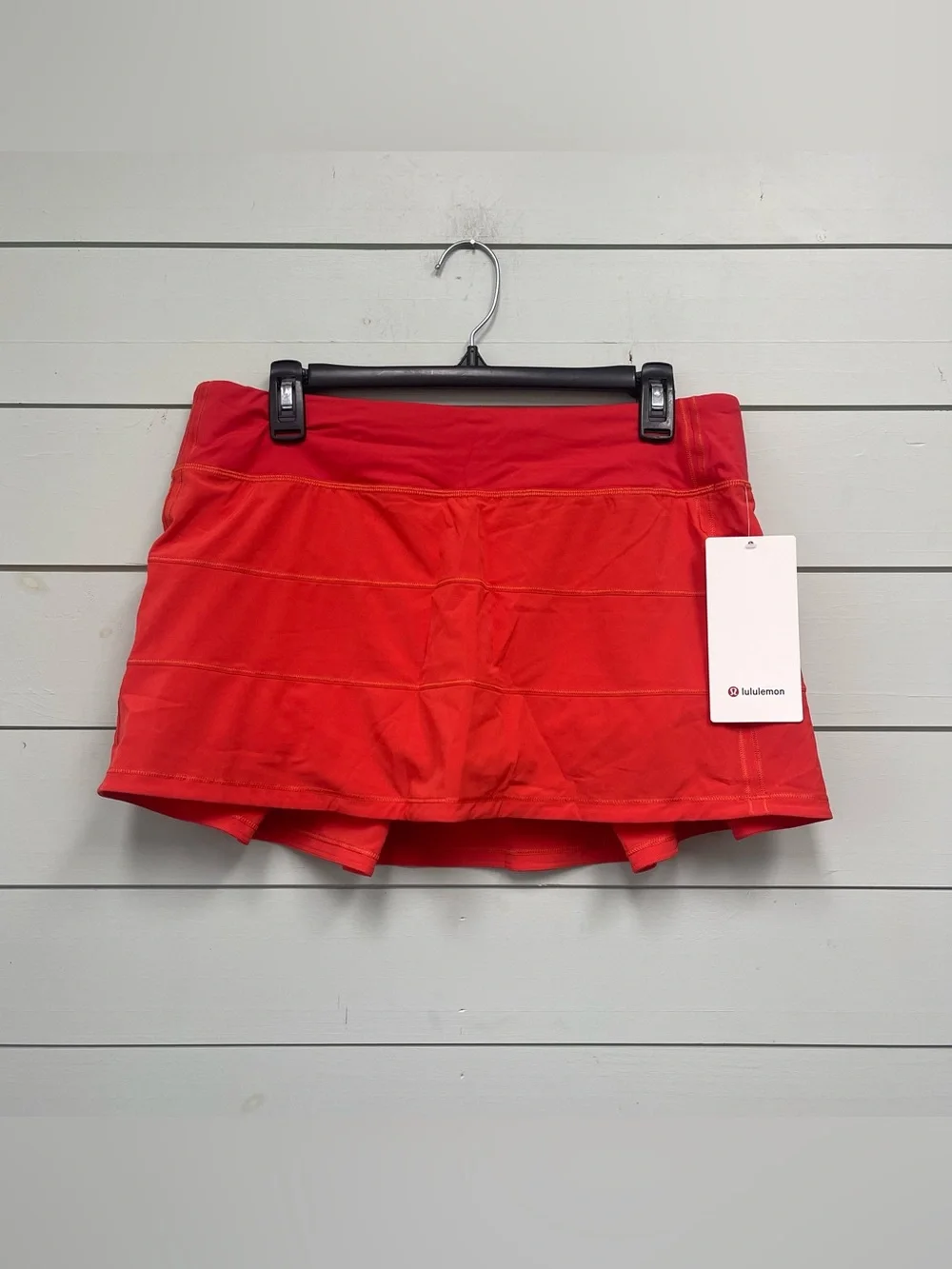 Lululemon pace rival skirt Carnation Red women's size 10 NWT